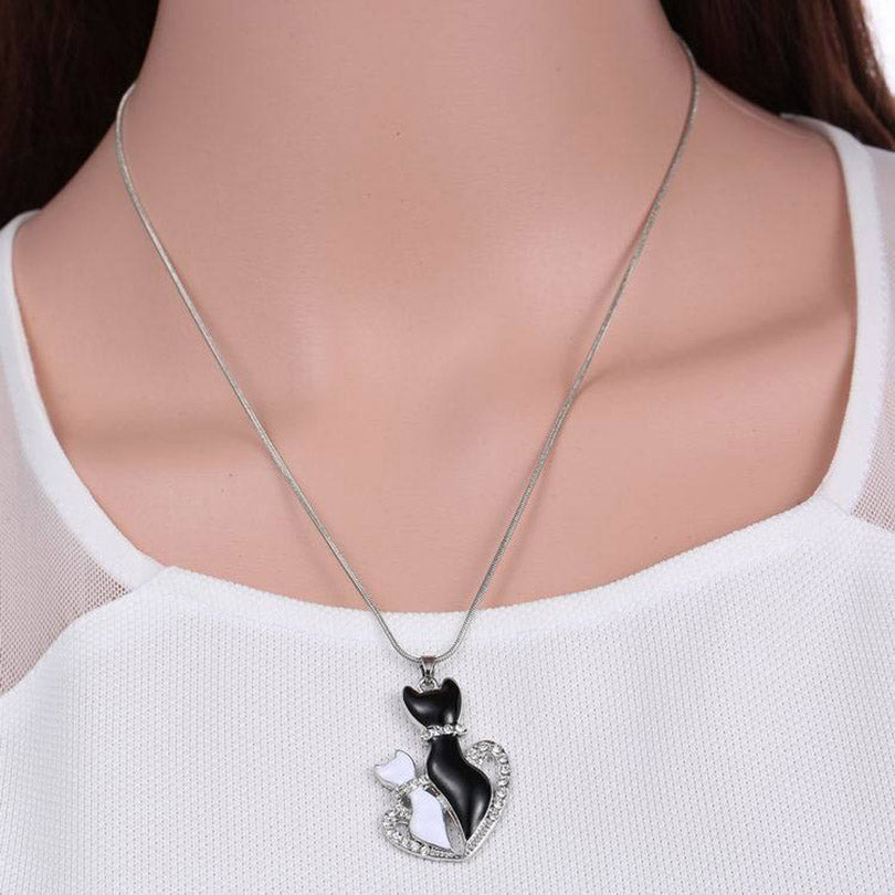 Heart Shape Pendant Necklace for Lover Couple Black White Cat - meowoholics