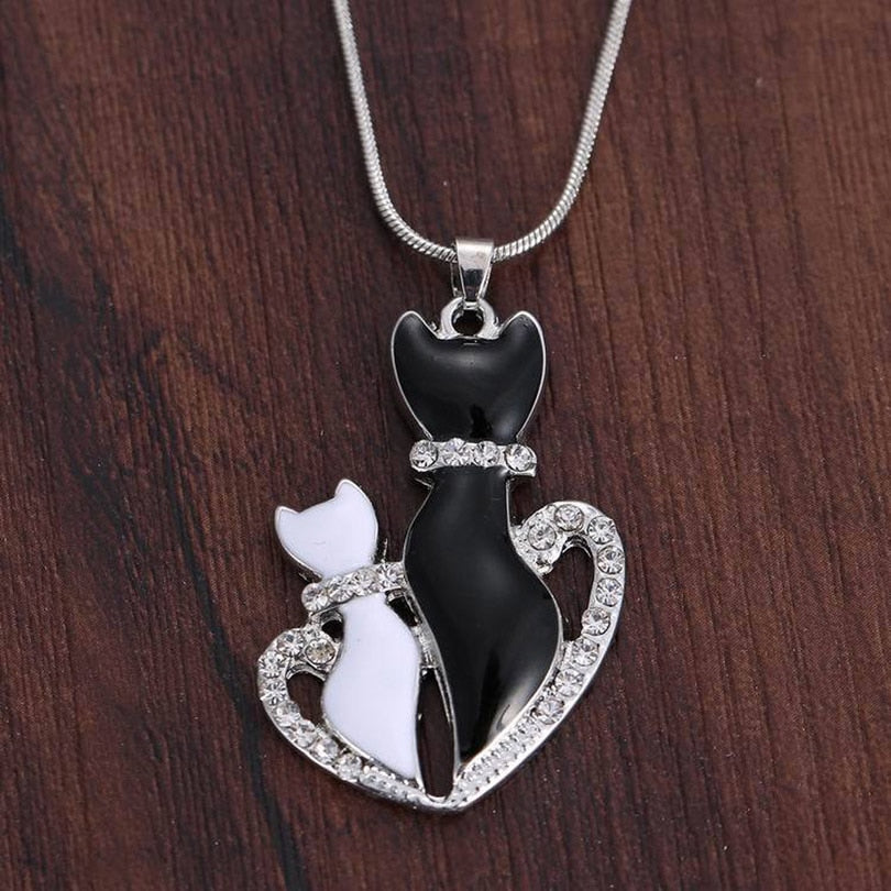 Heart Shape Pendant Necklace for Lover Couple Black White Cat - meowoholics